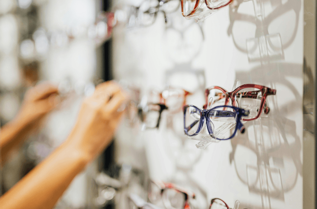 Cómo elegir la montura ideal según la forma de tu rostro